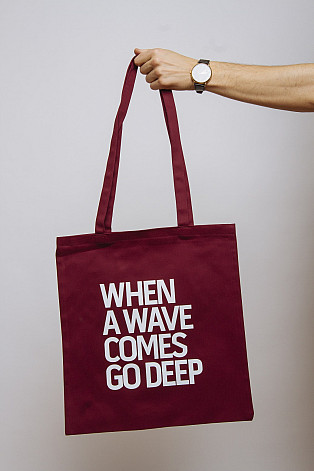 Lake Malawi Tote Bag, When A Wave (Burgundy)